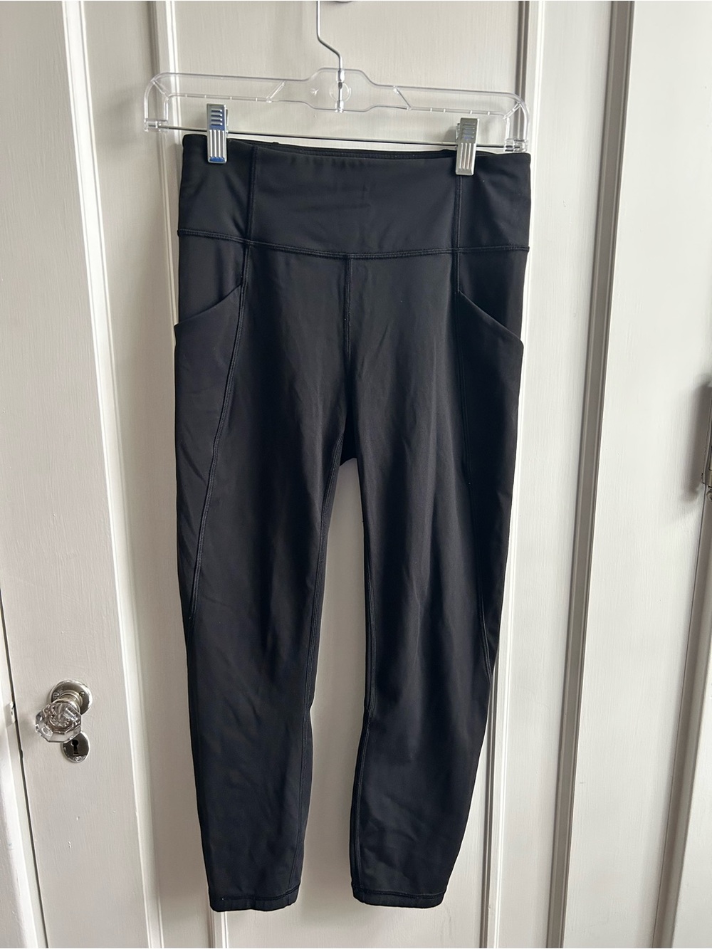 Lululemon Time To Sweat Crop 23" Size 6 in Black